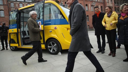 Pilotprojekt an der Berliner Charité: autonom fahrende Minibusse