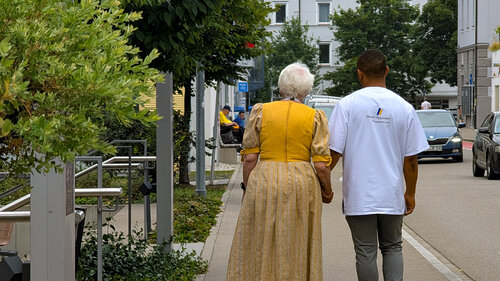 Ausländische Fachkräfte sind wichtig, um die Lücke in der Pflege zu füllen. 