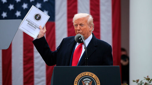 Präsident Trump hält Veranstaltung „Make America Wealthy Again“ am 2. April 2025 im Rosengarten des Weißen Hauses ab. Präsident Trump hält Veranstaltung „Make America Wealthy Again“ am 2. April 2025 im Rosengarten des Weißen Hauses ab.