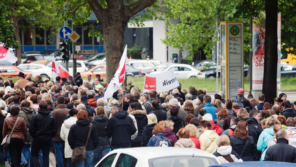 Tarifgeltung und Lohnquote im internationalen Vergleich Tarifgeltung und Lohnquote im internationalen Vergleich