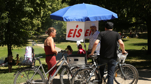 Hitzewelle: So lange müssen die Deutschen für ein Eis arbeiten