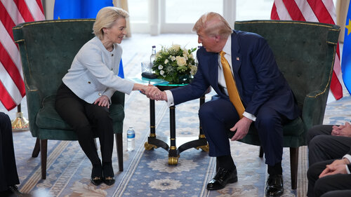 EU-Kommissionspräsidentin Ursula von der Leyen und US-Präsident Donald Trump: Die beiden Politiker haben sich auf deinen Deal geeinigt. EU-Kommissionspräsidentin Ursula von der Leyen und US-Präsident Donald Trump: Die beiden Politiker haben sich auf deinen Deal geeinigt.