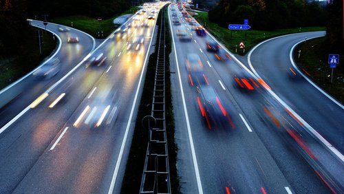 77 Prozent der Autofahrer fahren langsamer als 130 km/h