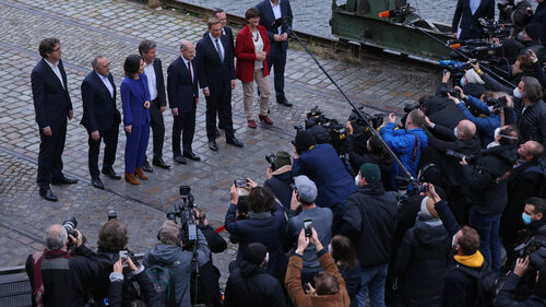 SPD, Greens And FDP Present Coalition Agreement, Pave Way For New Government
