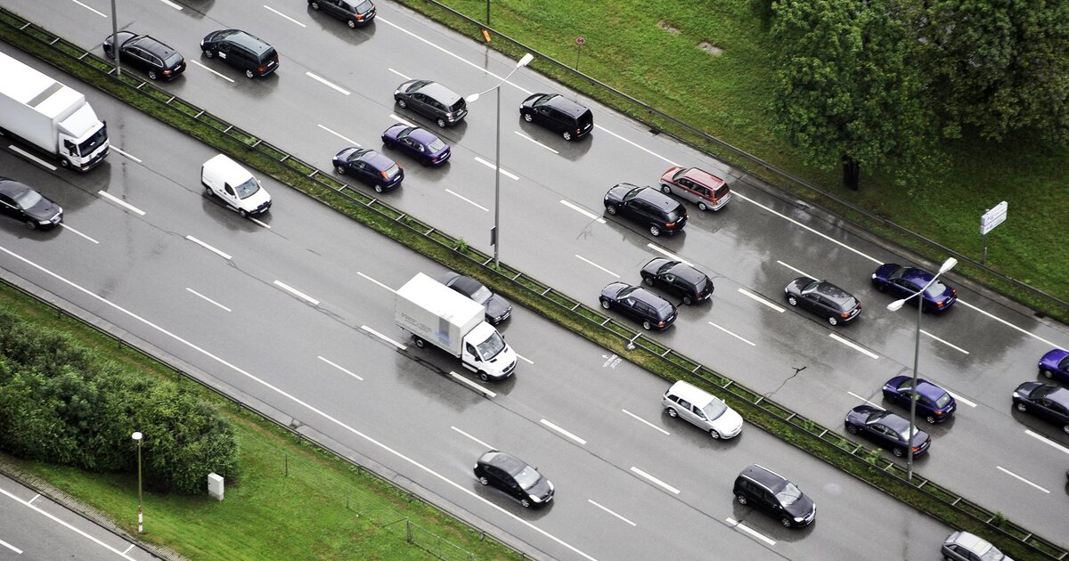 Richtgeschwindigkeit dominiert: Ergebnisse einer IW-Analyse zu Verkehr und Geschwindigkeit auf Autobahnen in NRW - Institut der deutschen Wirtschaft (IW)