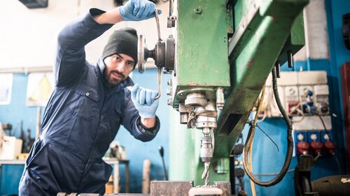 Arbeitsmarktbericht. Beschäftigungsperspektiven in MINT. Arbeitsmarktbericht. Beschäftigungsperspektiven in MINT.